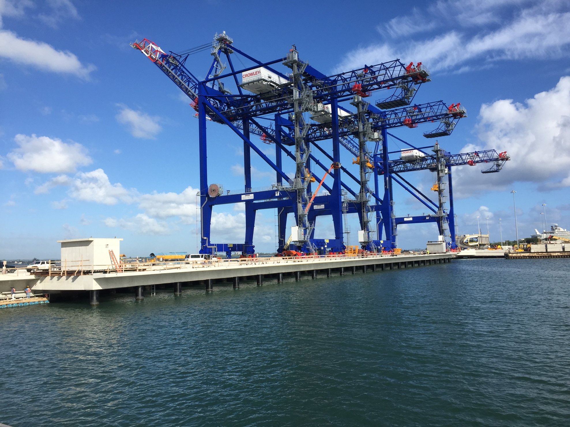 Video Crowley's Container Cranes for ConRo Ships Pass Safety